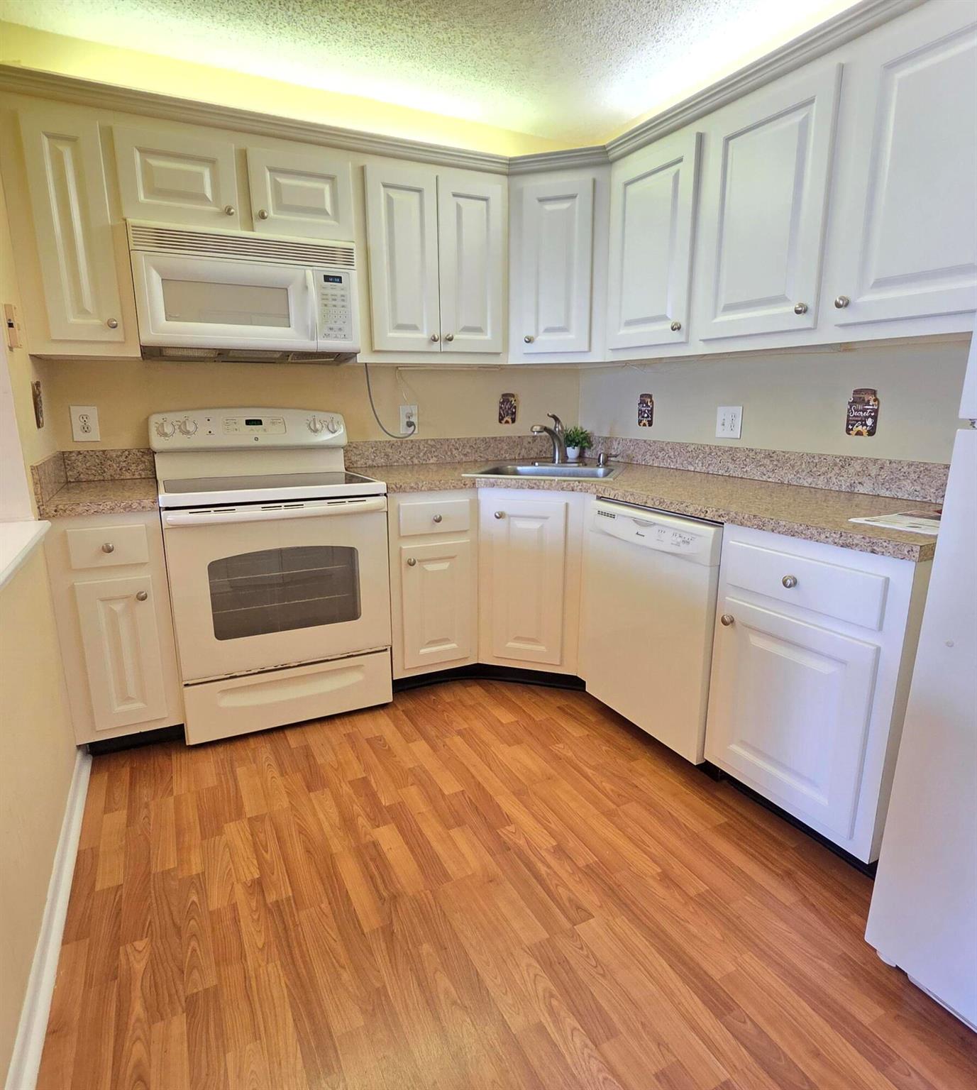 PINE RIDGE SOUTH IV CONDO - Residential