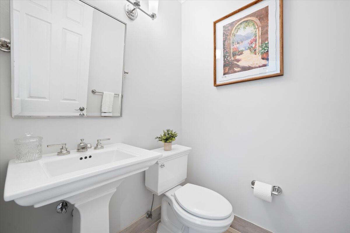 IRONHORSE PAR B-2 - Residential Lease