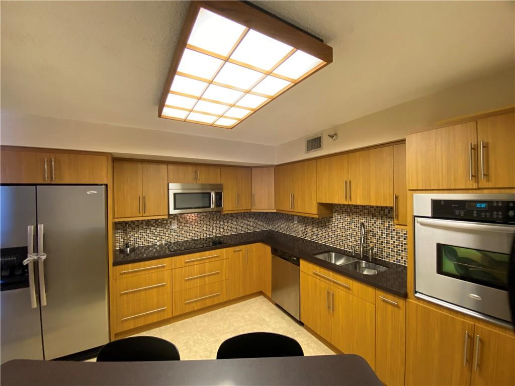 Mystic Pointe Tower 400 C - Residential Lease