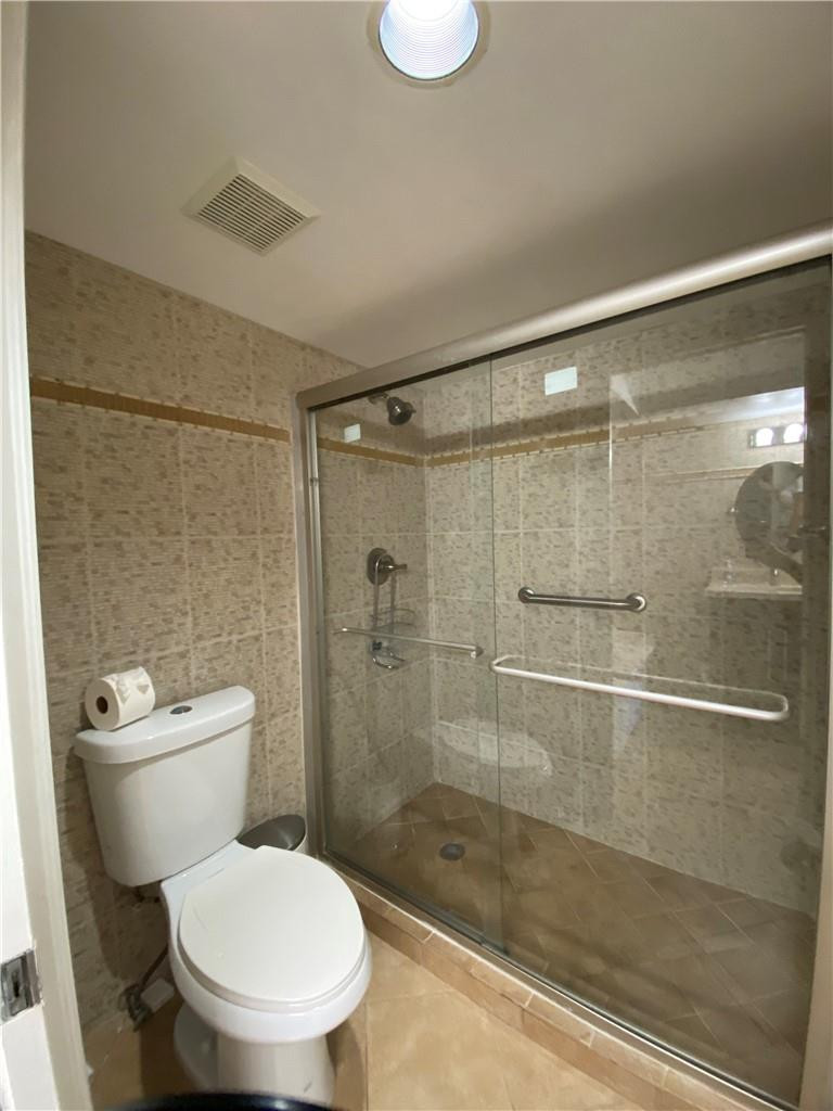 Mystic Pointe Tower 400 C - Residential Lease