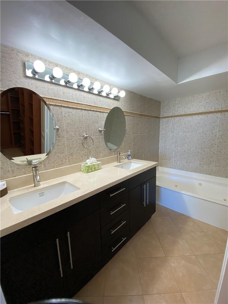 Mystic Pointe Tower 400 C - Residential Lease