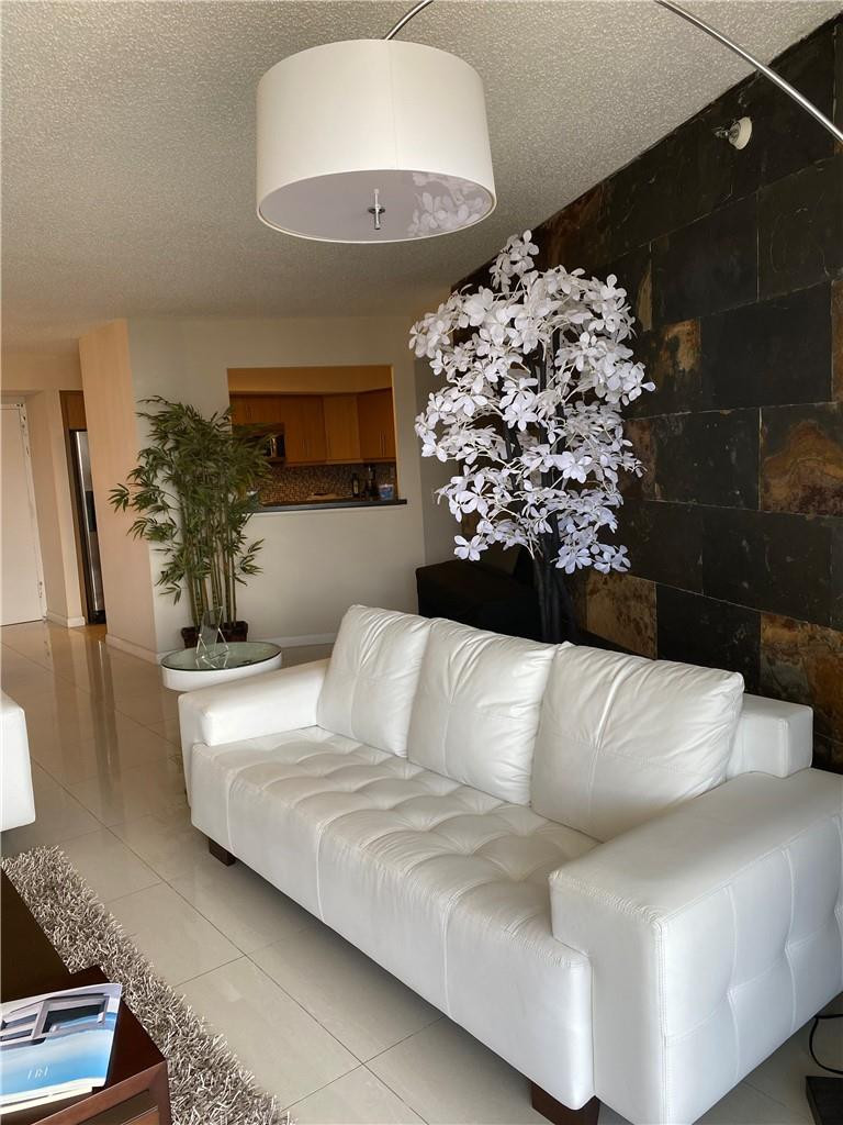 Mystic Pointe Tower 400 C - Residential Lease