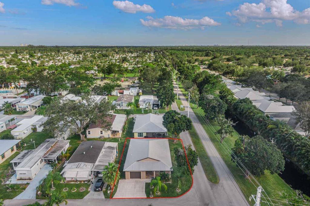 Photo of 2 Del Prado Street, Port Saint Lucie, FL 34952 (MLS # R10925752)