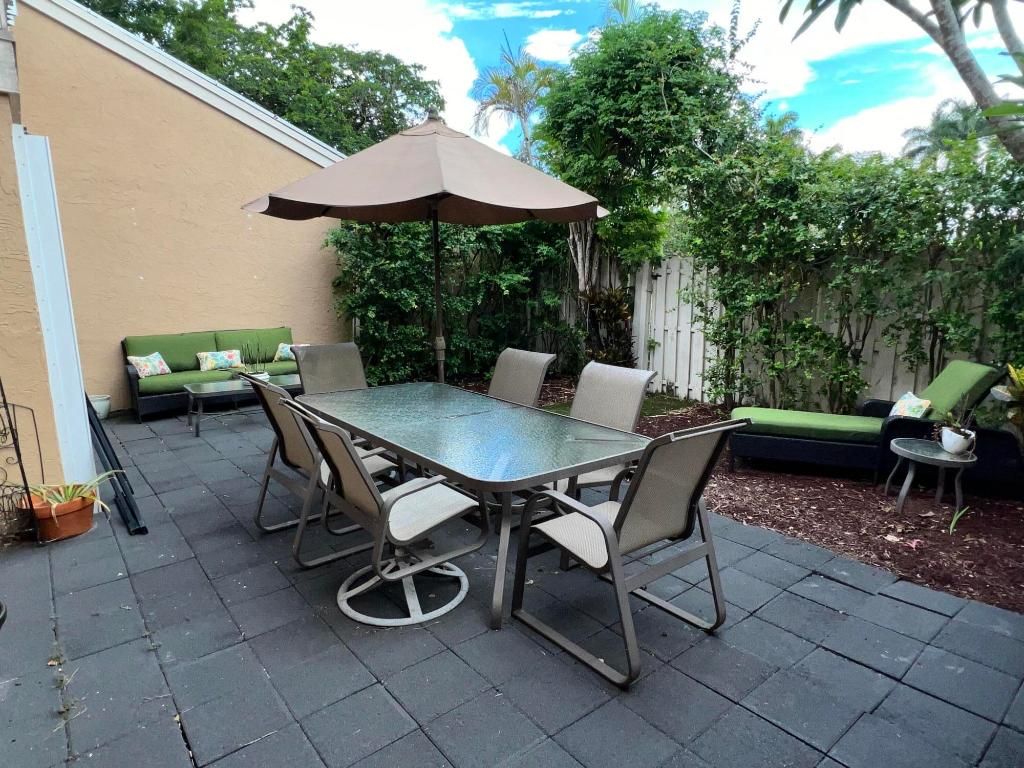 Photo of 22427 Thousand Pines Lane, Boca Raton, FL 33428 (MLS # R10997158)