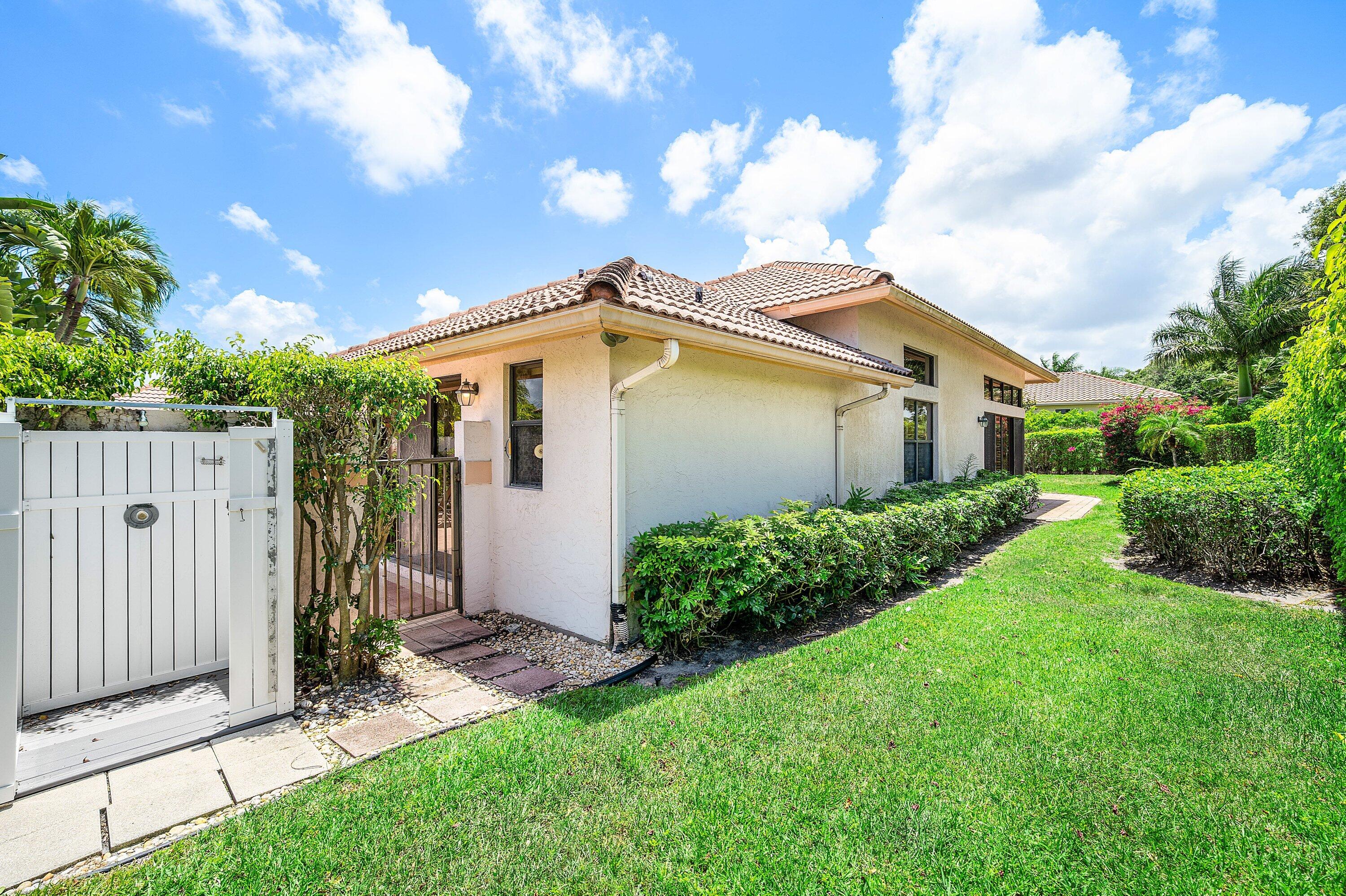 BOCAIRE COUNTRY CLUB - Residential