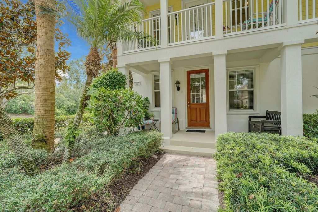 Photo of 227 Soriano Drive, Jupiter, FL 33458 (MLS # R10998328)
