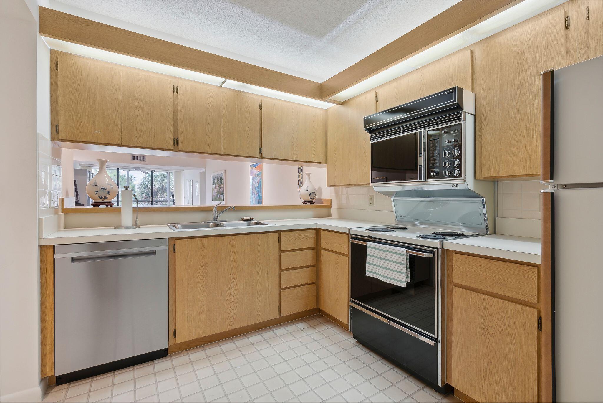 WHITEHALL CONDO - Residential