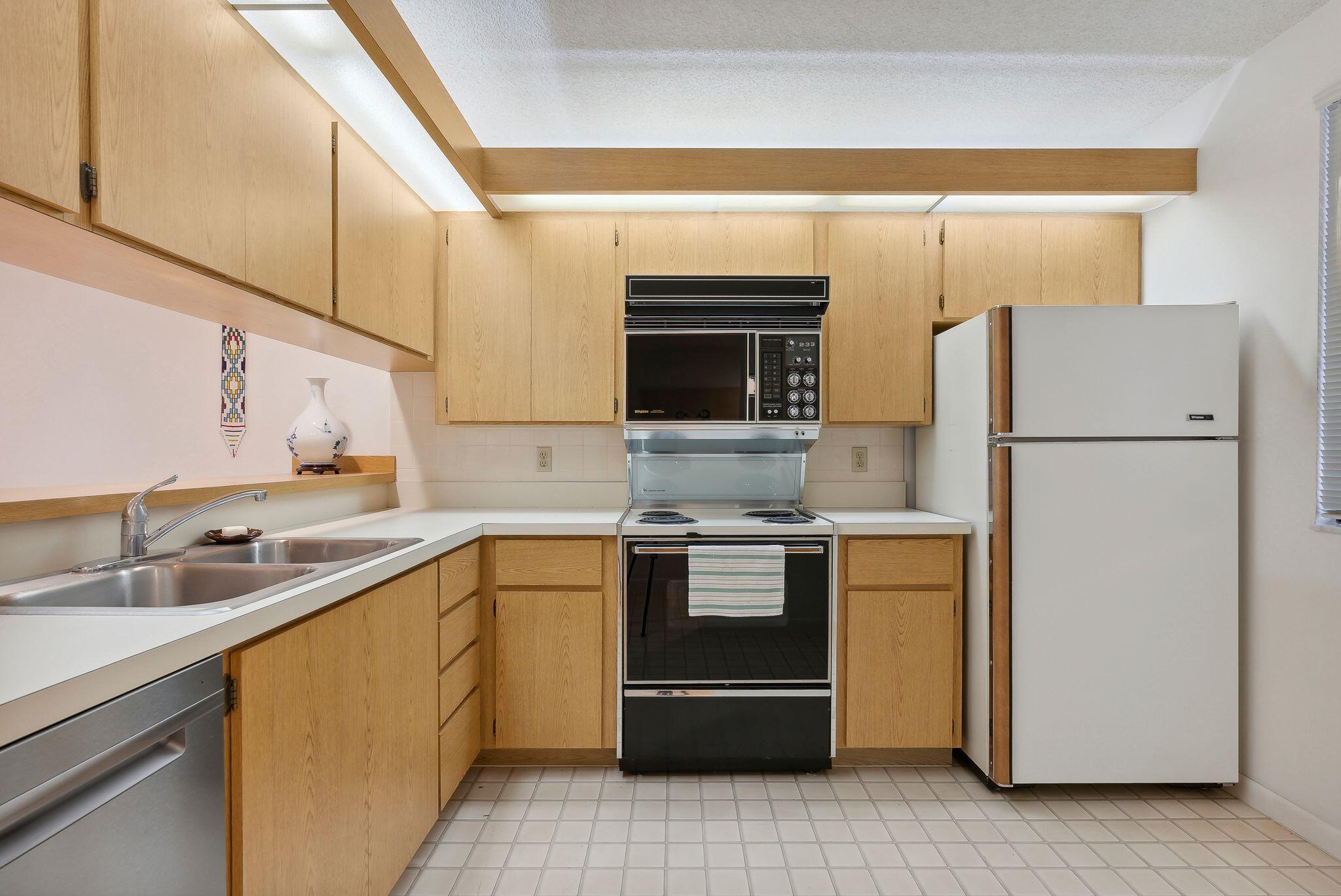 WHITEHALL CONDO - Residential