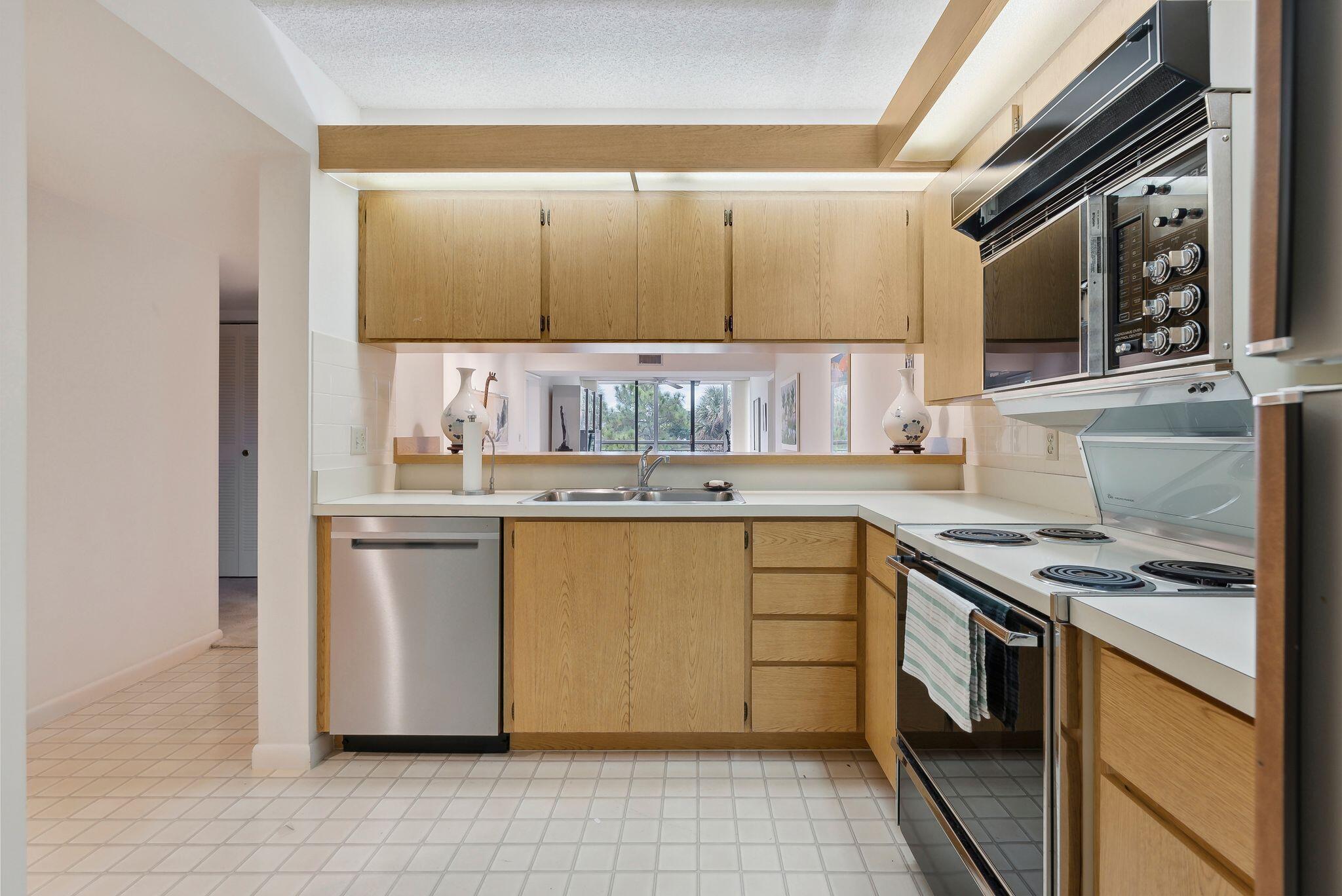 WHITEHALL CONDO - Residential