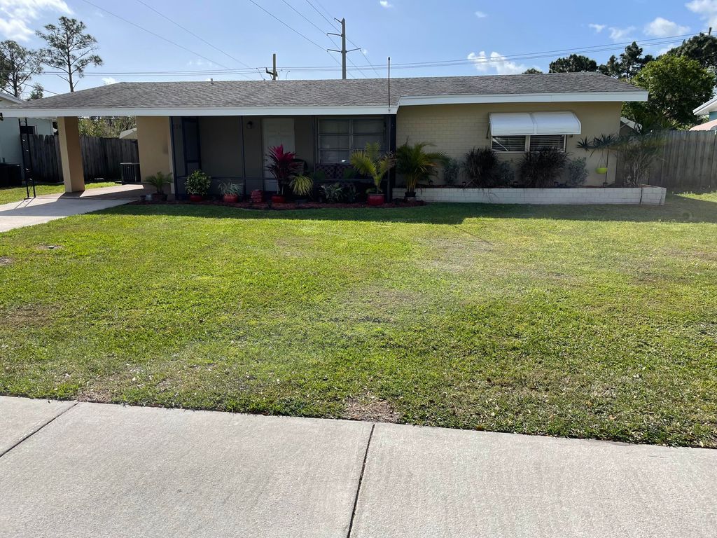 Photo of 2538 SE Harrison Street, Stuart, FL 34997 (MLS # R10782676)