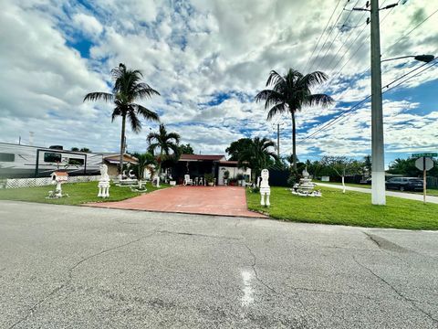 2931 Scanlan Avenue Lake Worth FL 33461