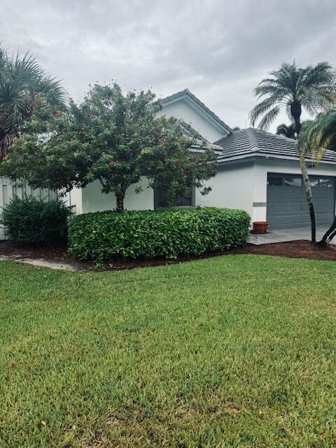 3/2, HOME IN A MOST SOUGHT AFTER GATED COMM. W/HEATED POOL/SPA TENNIS. ON CUL DE SAC, SPACIOUS FULLY FENCED YARD. HUGE COVERED/SCREENED PATIO. Huge Living Room & Family Room.