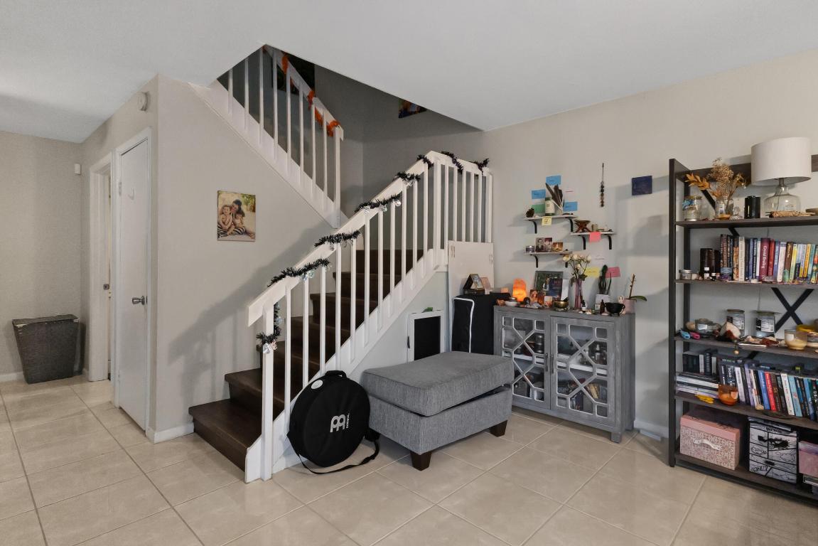 VILLAGE OF SANDALWOOD LAKES NORTH - Residential