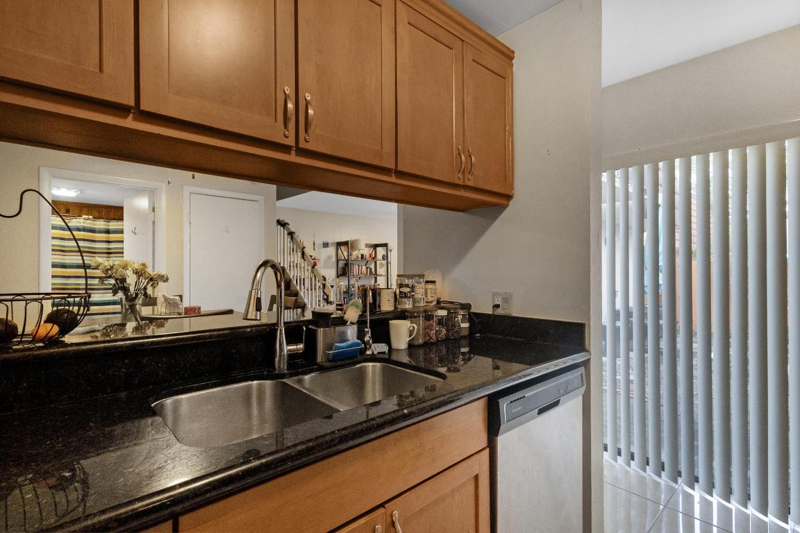 VILLAGE OF SANDALWOOD LAKES NORTH - Residential