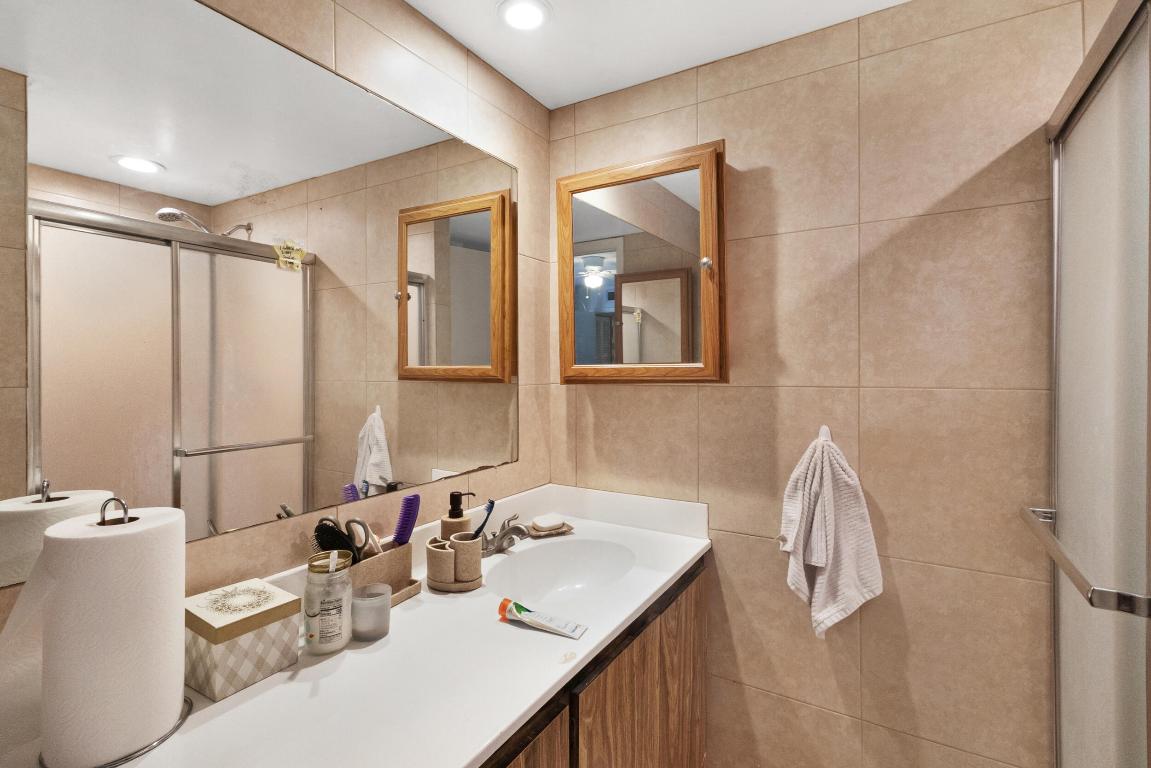 VILLAGE OF SANDALWOOD LAKES NORTH - Residential