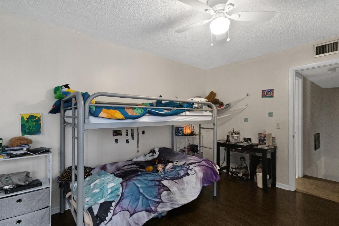 VILLAGE OF SANDALWOOD LAKES NORTH - Residential