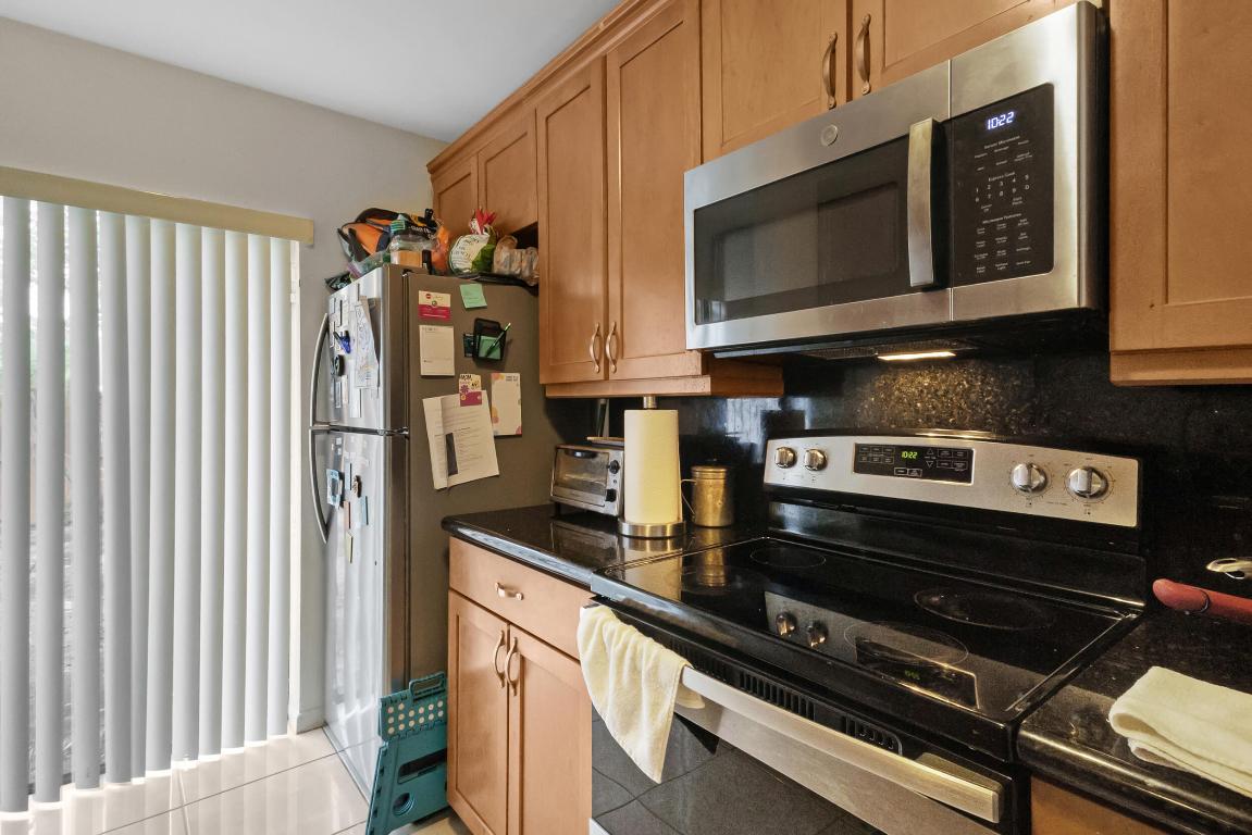 VILLAGE OF SANDALWOOD LAKES NORTH - Residential