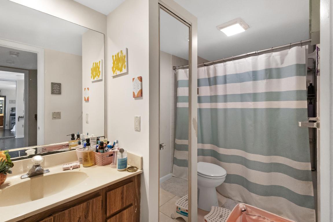 VILLAGE OF SANDALWOOD LAKES NORTH - Residential