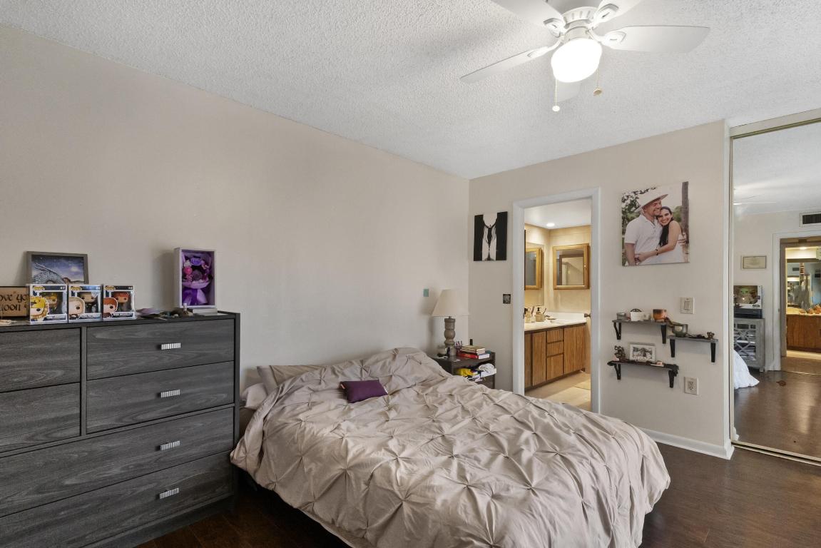 VILLAGE OF SANDALWOOD LAKES NORTH - Residential