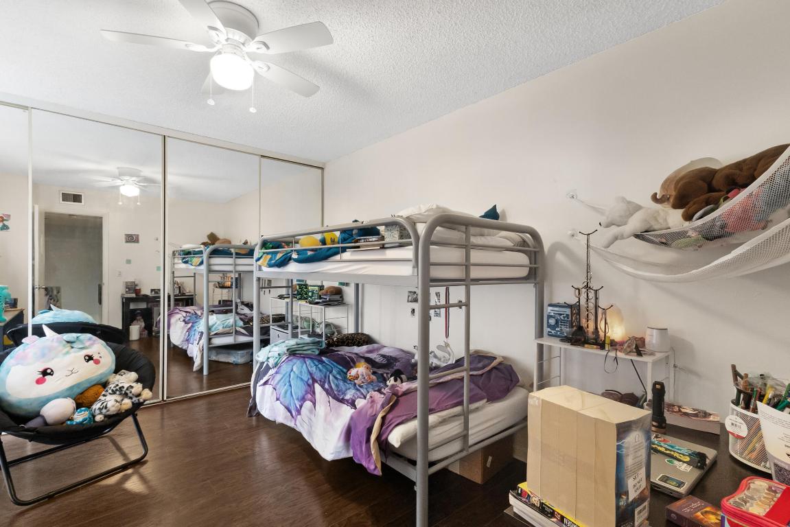 VILLAGE OF SANDALWOOD LAKES NORTH - Residential