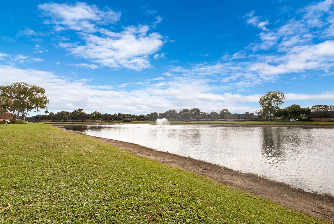 VILLAGE OF SANDALWOOD LAKES NORTH - Residential