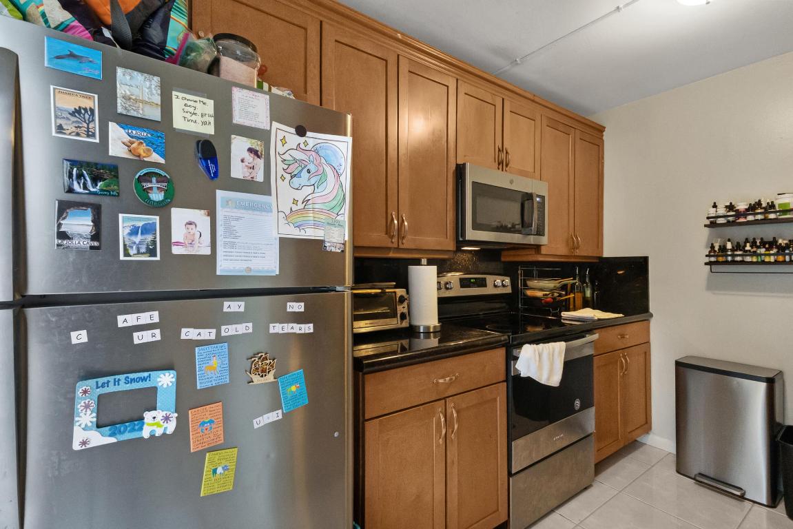 VILLAGE OF SANDALWOOD LAKES NORTH - Residential