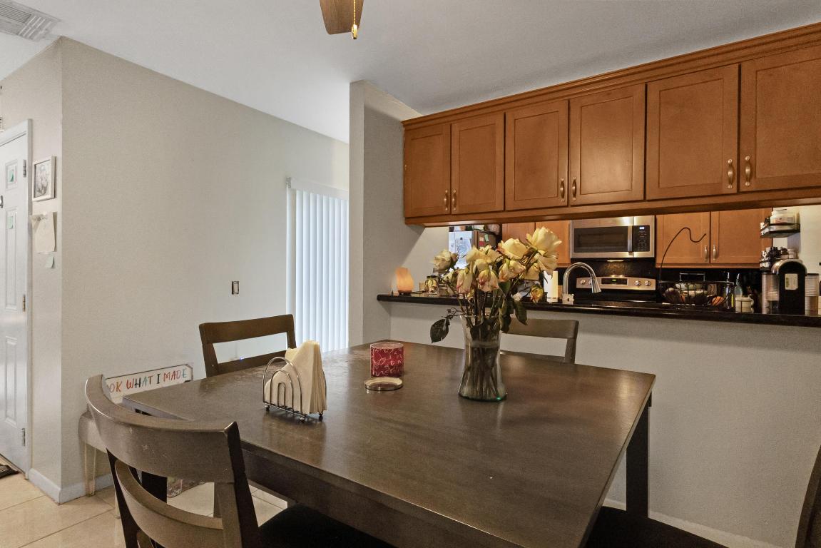 VILLAGE OF SANDALWOOD LAKES NORTH - Residential