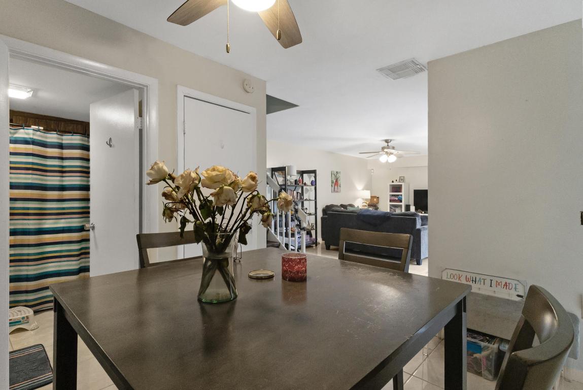 VILLAGE OF SANDALWOOD LAKES NORTH - Residential