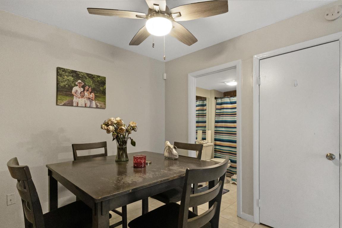 VILLAGE OF SANDALWOOD LAKES NORTH - Residential