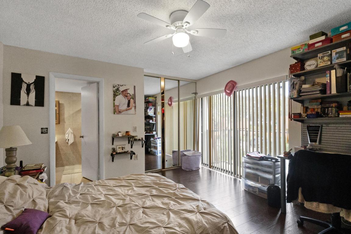 VILLAGE OF SANDALWOOD LAKES NORTH - Residential