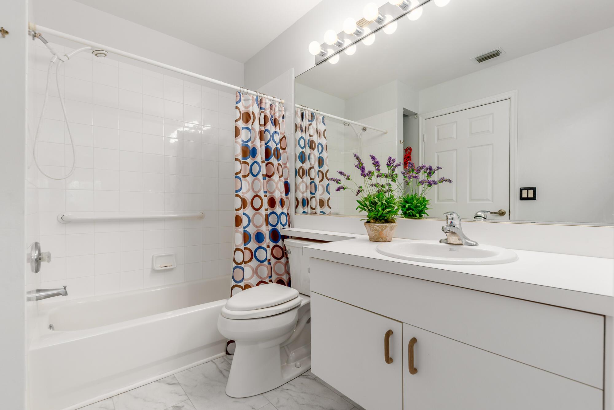 KINGS ISLE PHASE III - Residential