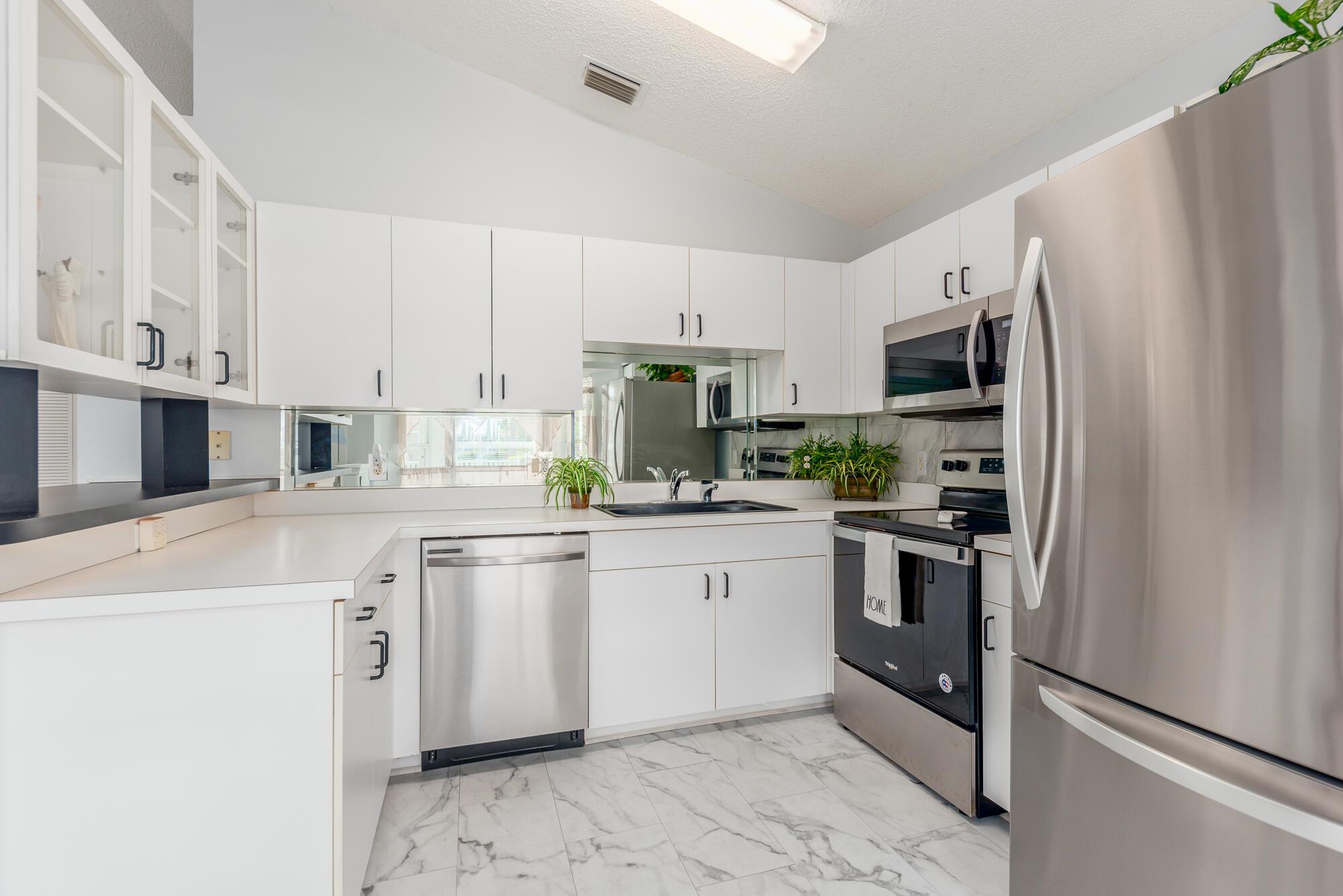 KINGS ISLE PHASE III - Residential