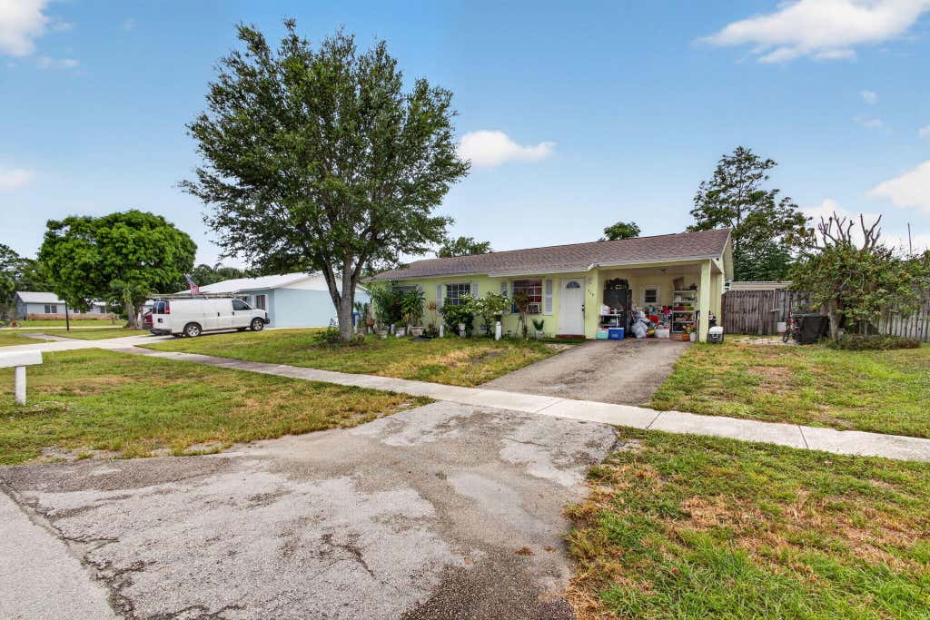 Photo of 710 OKLAWAHA Street, Jupiter, FL 33458 (MLS # B26059503)