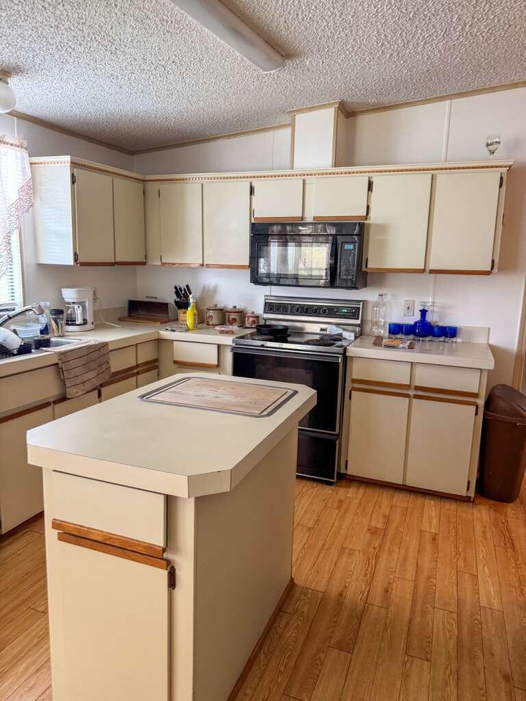 Palm Breezes Club - Residential