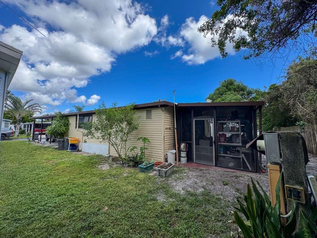 Palm Breezes Club - Residential