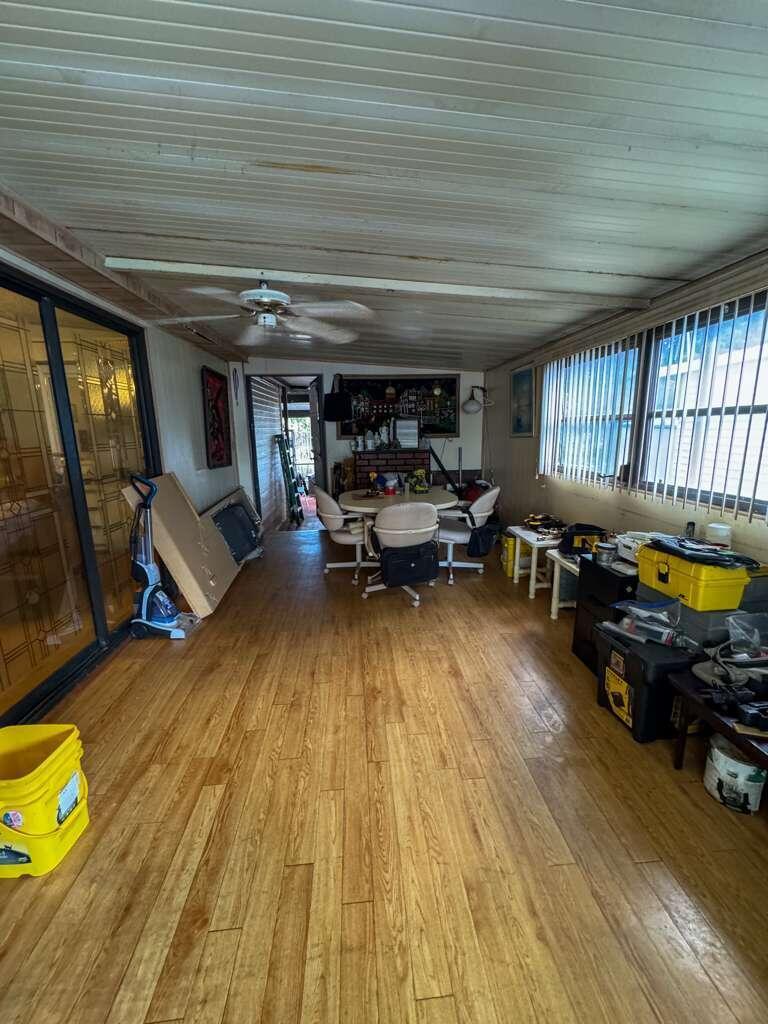 Palm Breezes Club - Residential