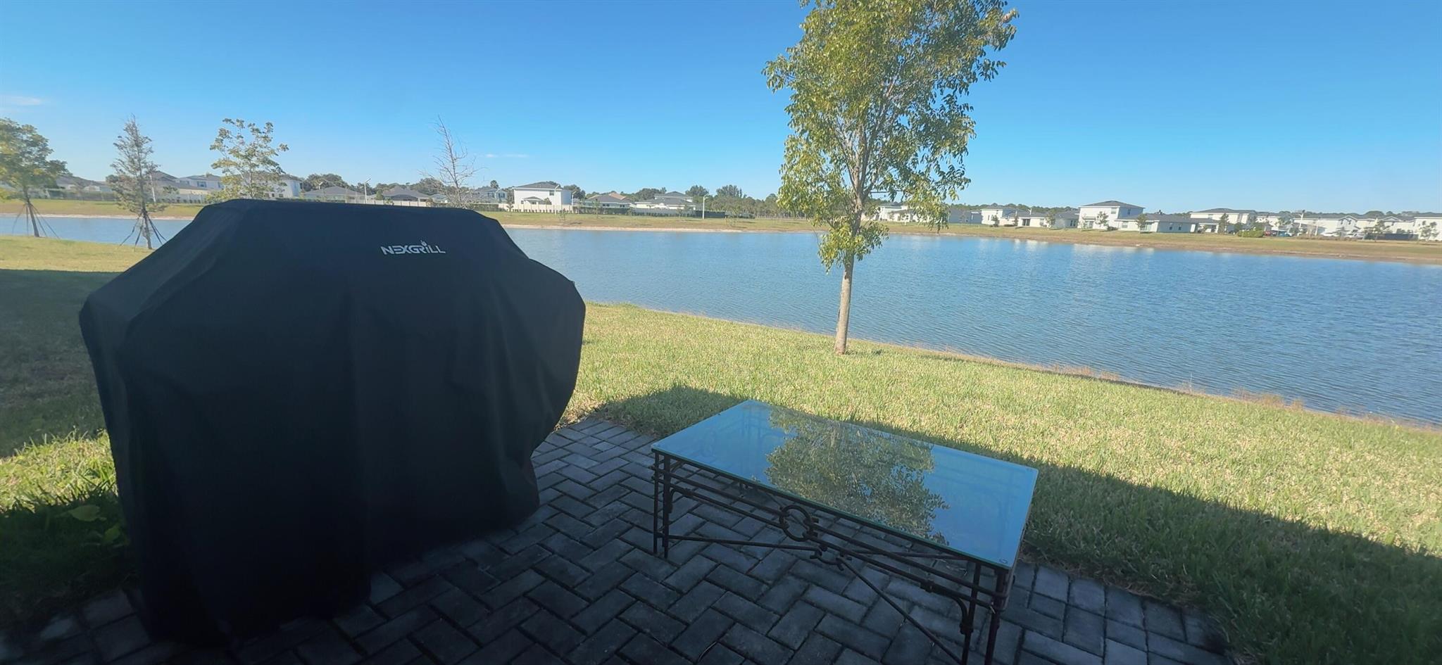 682 Papillon Street SW