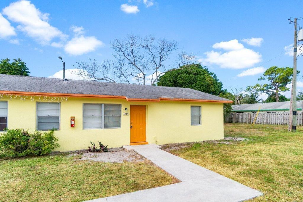 Photo of 4895 Gulfstream Road, Lake Worth, FL 33461 (MLS # R11045542)