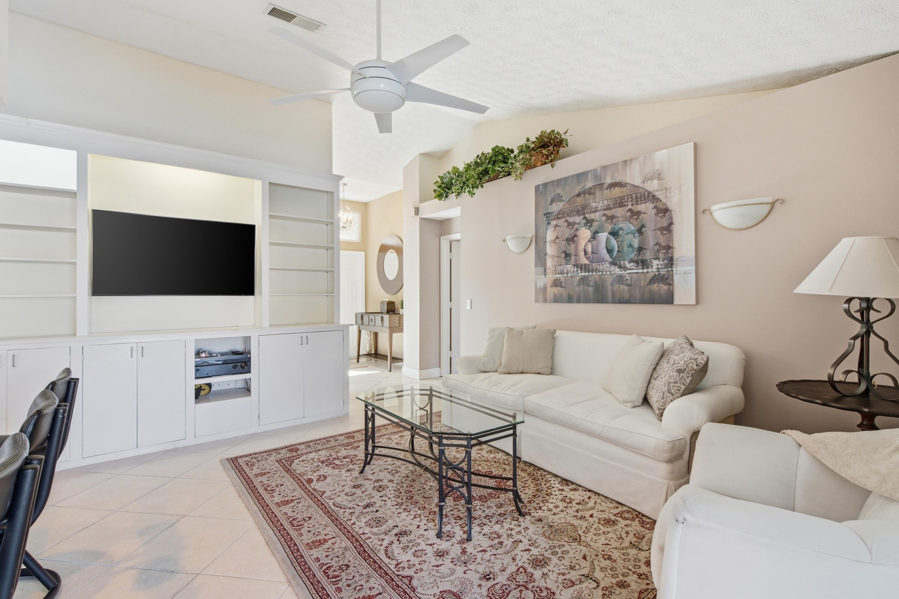 CORONA DEL RIO - Residential