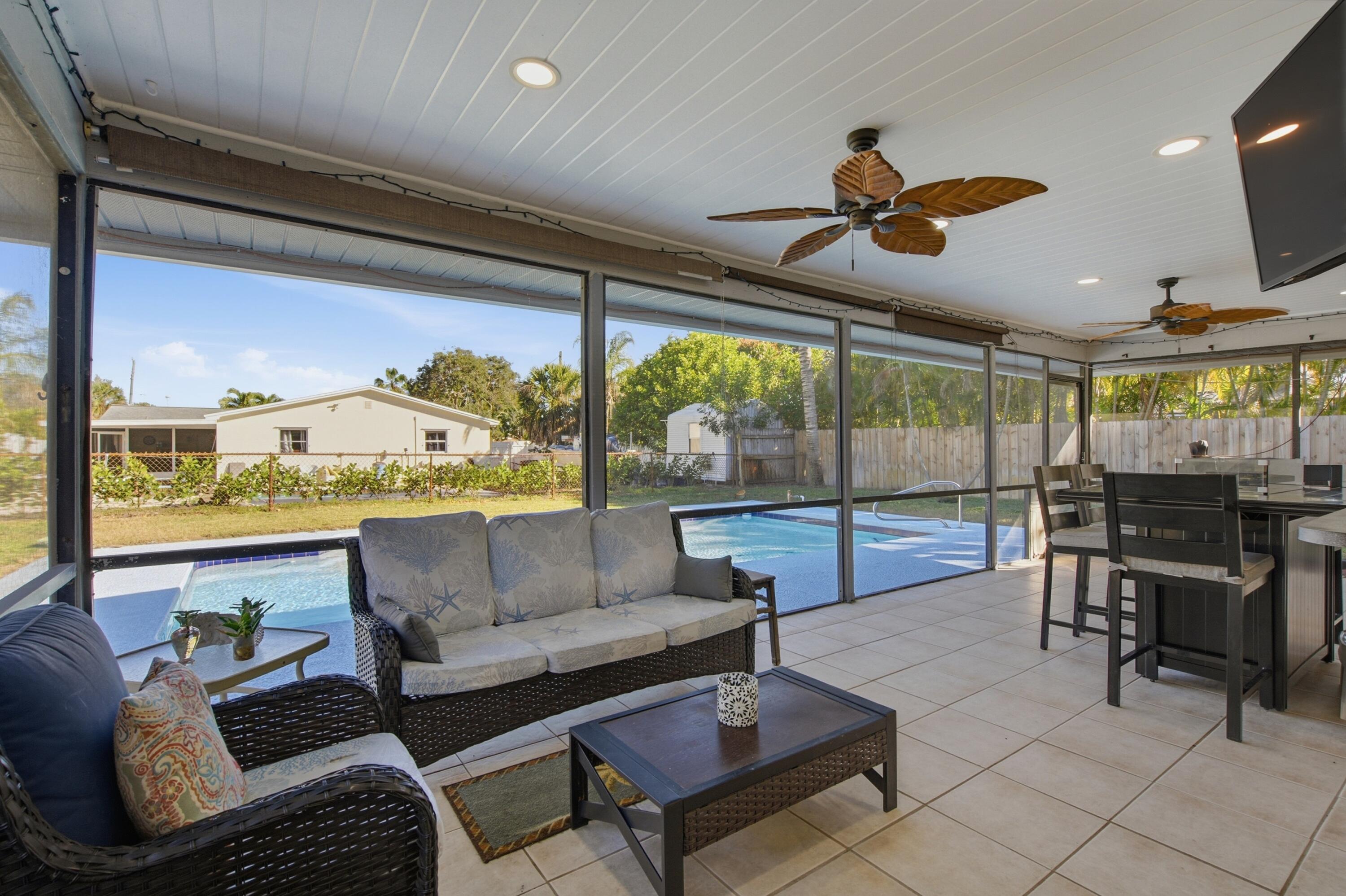 CORONA DEL RIO - Residential