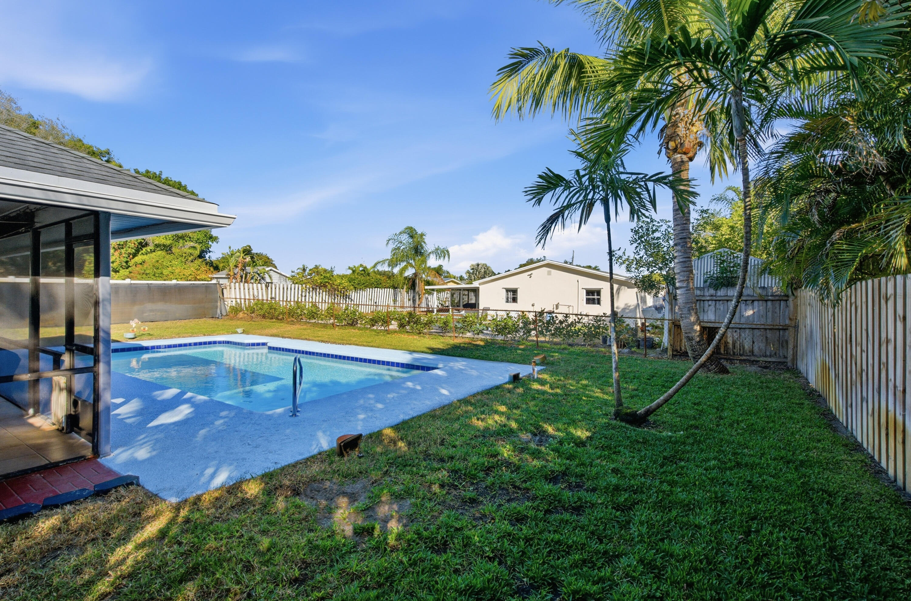 CORONA DEL RIO - Residential