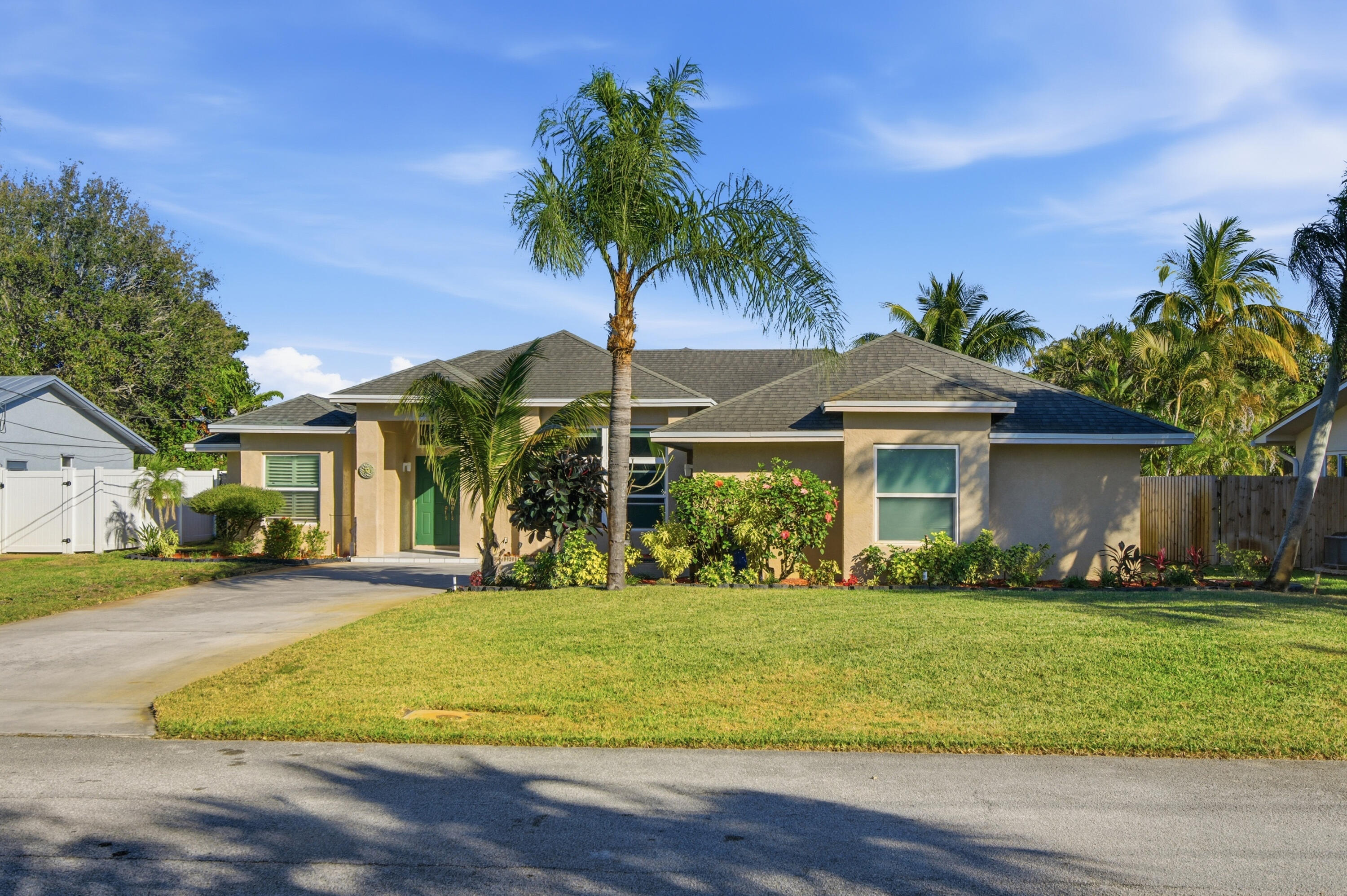 CORONA DEL RIO - Residential