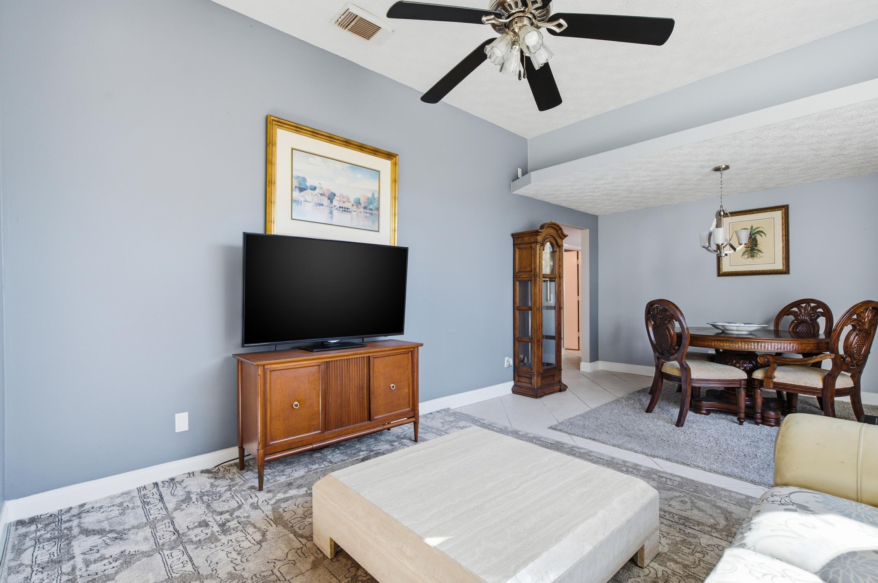 CORONA DEL RIO - Residential