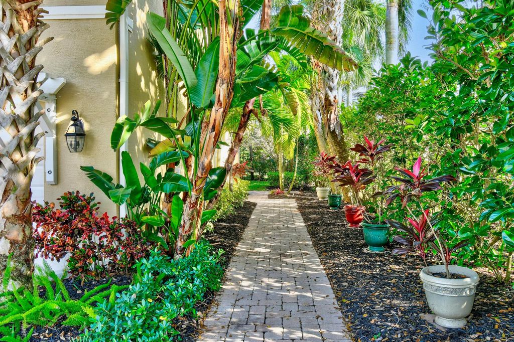 Photo of 5060 Dulce Court, Palm Beach Gardens, FL 33418 (MLS # R10943614)