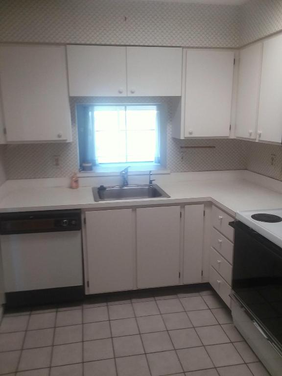 HUNTINGTON LAKES SEC THREE CONDOS - Residential