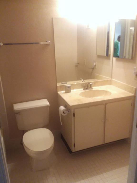 HUNTINGTON LAKES SEC THREE CONDOS - Residential