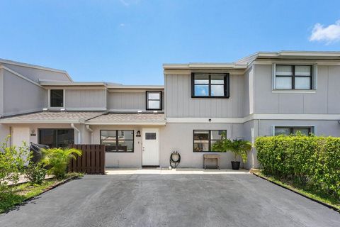 5324 Tennis Ln Delray Beach FL 33484