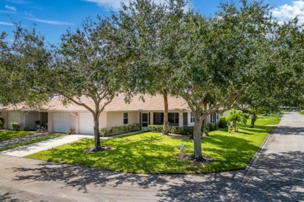 Photo of 1731 N Dovetail Drive #C, Fort Pierce, FL 34982 (MLS # R11126707)
