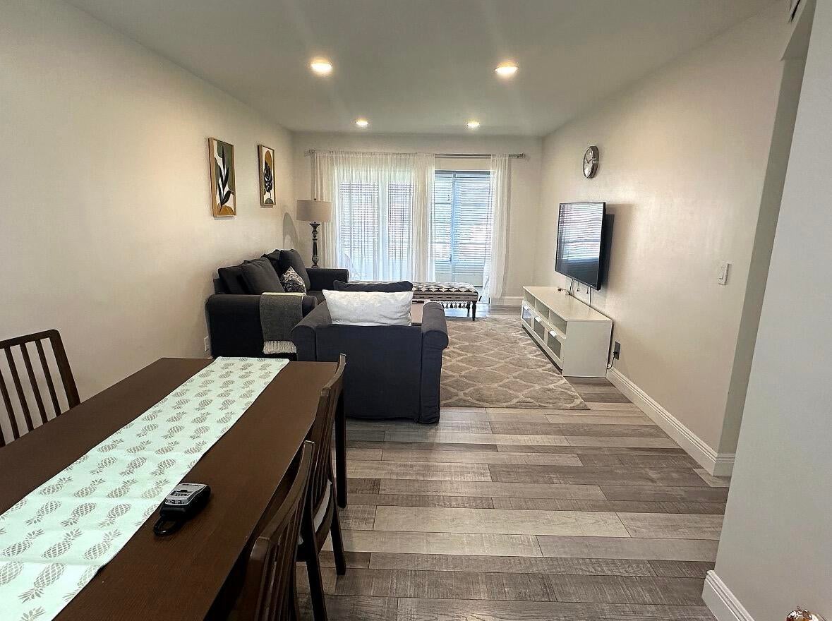 300 NE 20TH Street 4100, Boca Raton, FL, 33431/$160,000 1 300 NE 20TH Street 4100