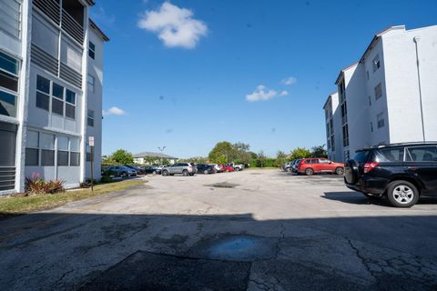 A home in Lauderdale Lakes